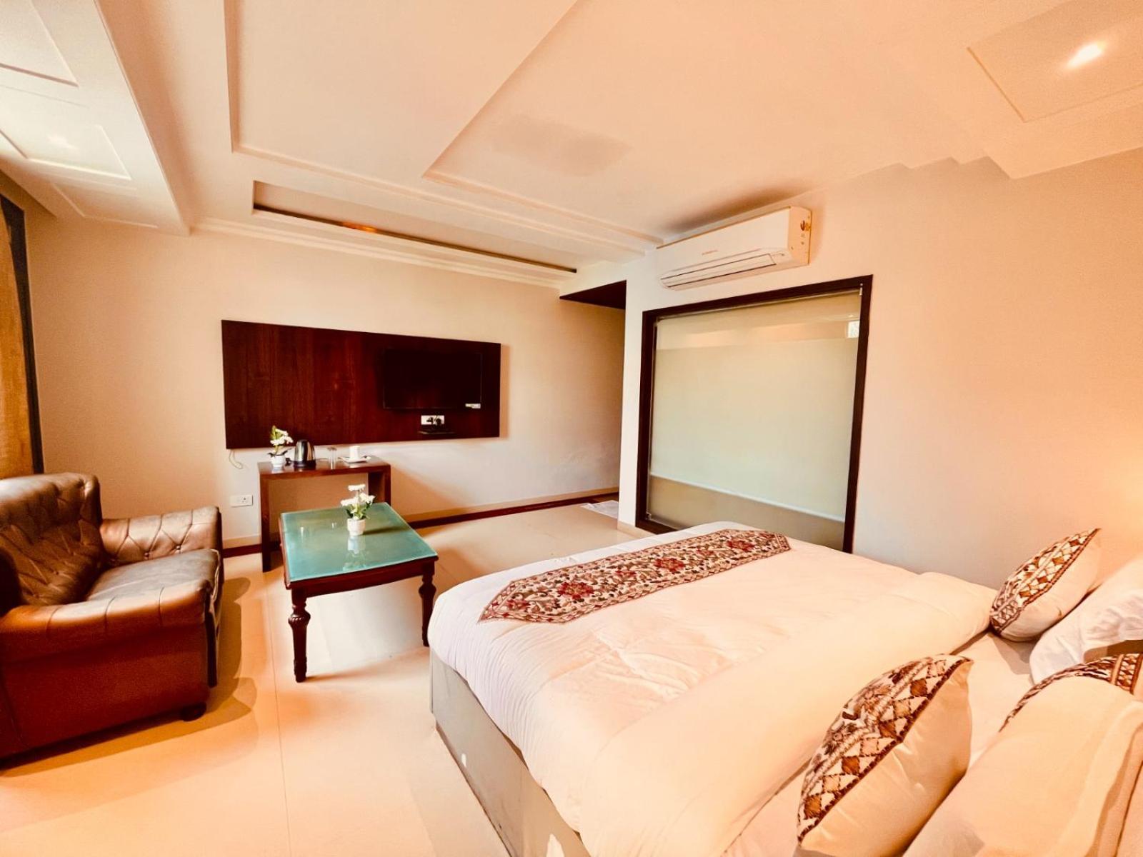 Hotel Bhoomivilas Agra  Exterior photo